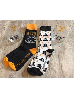 New Yellowstone Beth Dutton RIP Wheeler Socks and Wine Glasses Gift Set